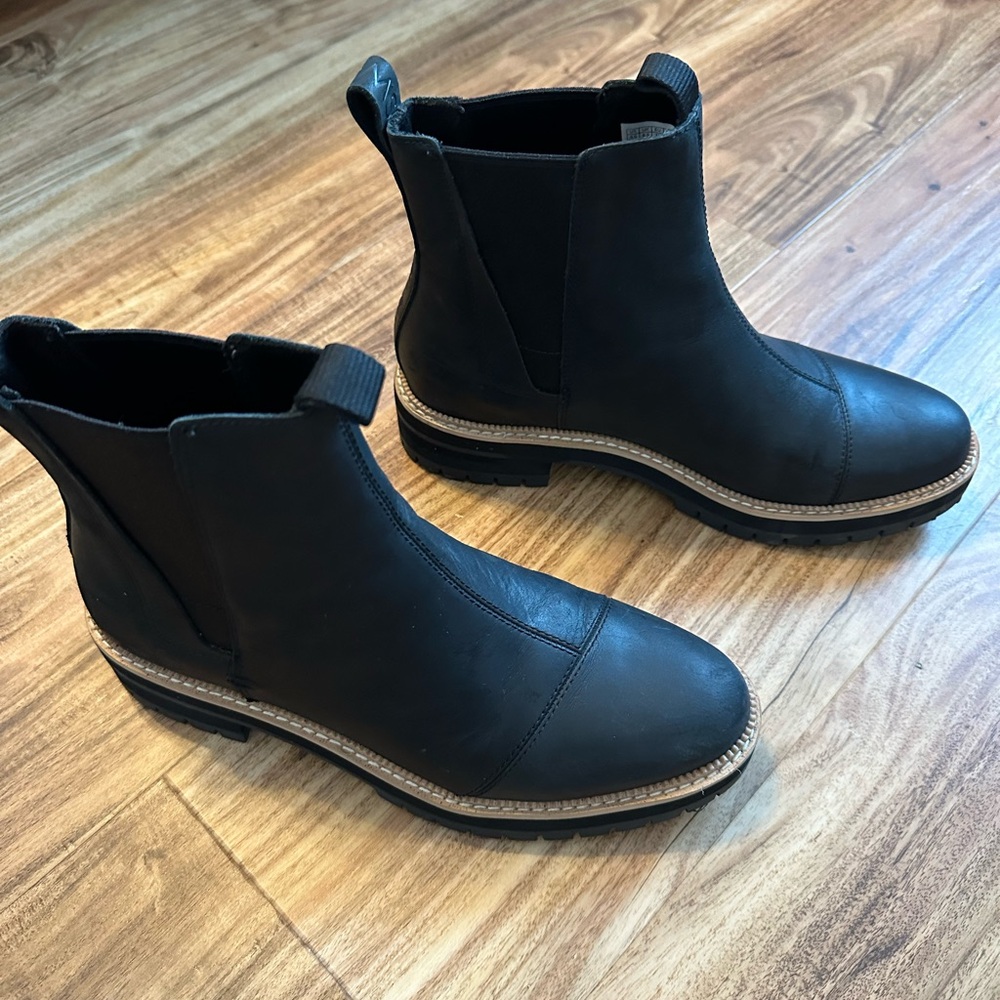 Tom’s Dakota Water Resistant Black Leather boots